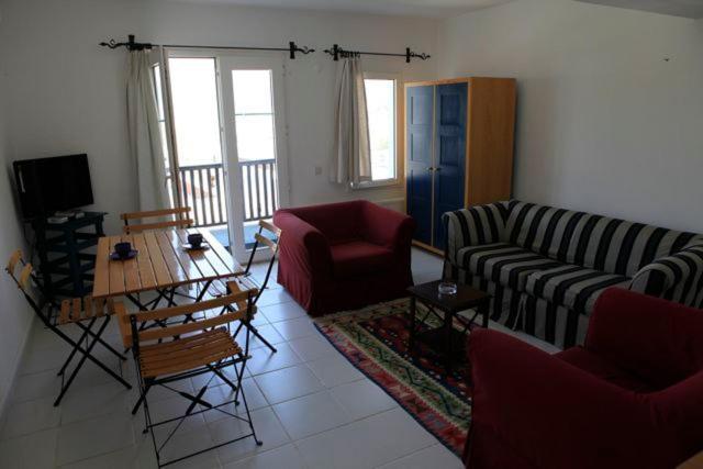 Emelce Apart Bodrum Szoba fotó
